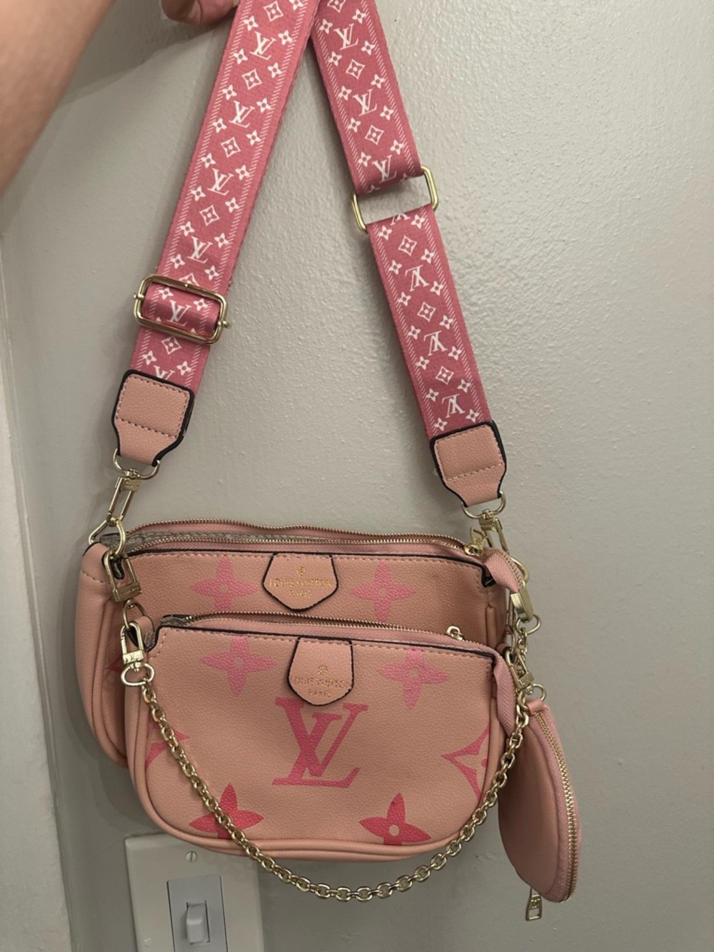 Coral crossbody bag three piece . Not authentic - Picture 6 of 6